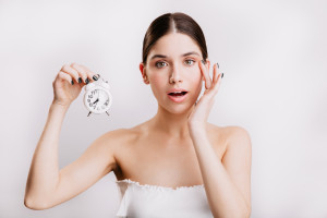 Rửa mặt bao lâu là đủ để sạch sâu nhưng không khô da?