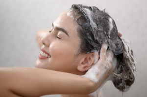 Nên gội đầu mấy lần mỗi tuần là tốt cho tóc?
