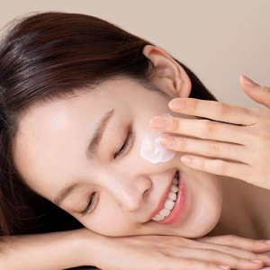Da khô có nên dùng kem chống nắng vật lý không?