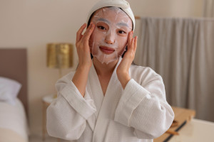 Massage mặt khi đắp mặt nạ có lợi ích gì?