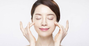 Vì sao không nên massage mặt quá mạnh tay?