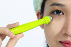 Serum lăn mắt có hiệu quả giảm quầng thâm và bọng mắt không?