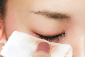 Tẩy trang mascara chống nước cần lưu ý những điều gì?