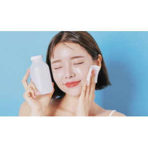 Nước tẩy trang micellar có đủ làm sạch chống nắng hay không?
