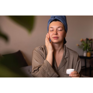 Skincare tối thiểu sau khi tẩy trang.