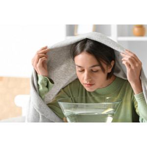 Cách xông mặt để hỗ trợ làm sạch sâu trước khi rửa mặt.