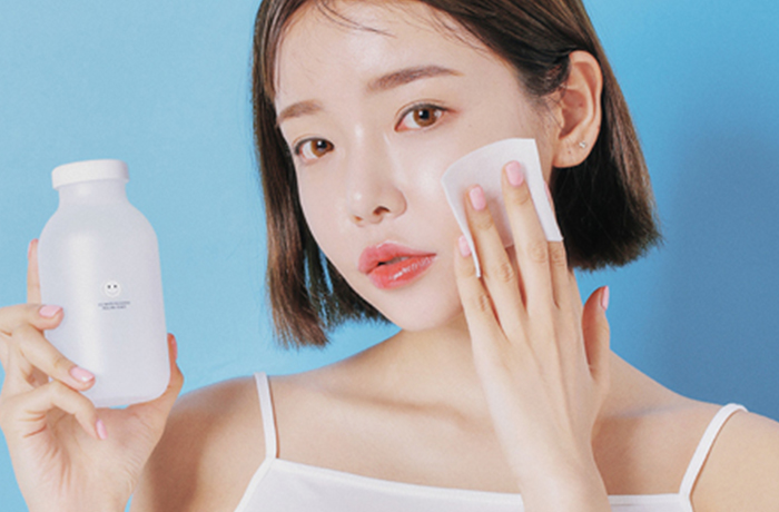Tẩy trang khi không dùng mỹ phẩm có cần thiết không?