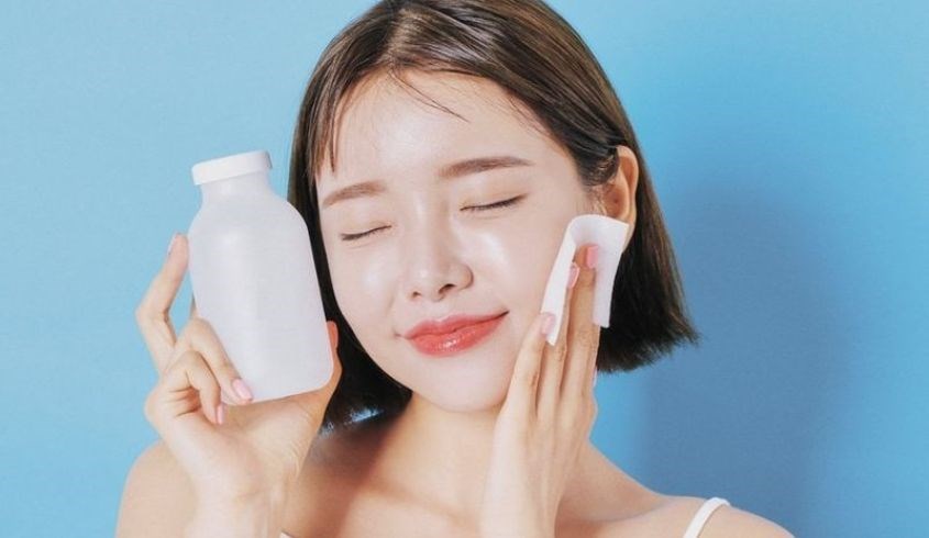 Nước tẩy trang micellar có đủ làm sạch chống nắng hay không?