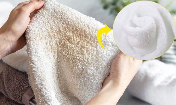 Có nên dùng khăn lau mặt sau khi tẩy trang?