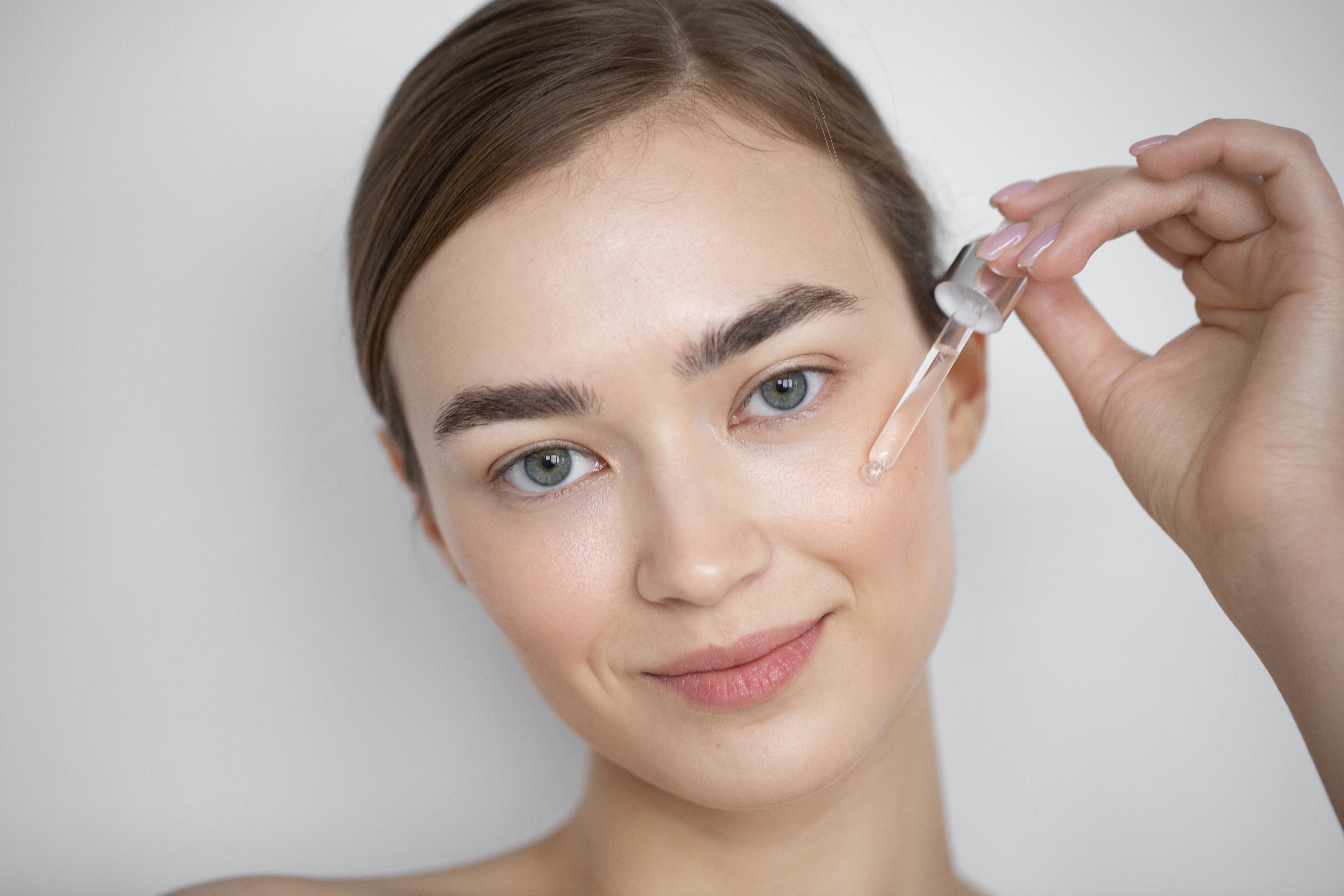 Retinol là gì? Cách sử dụng hiệu quả và an toàn cho người mới bắt đầu.
