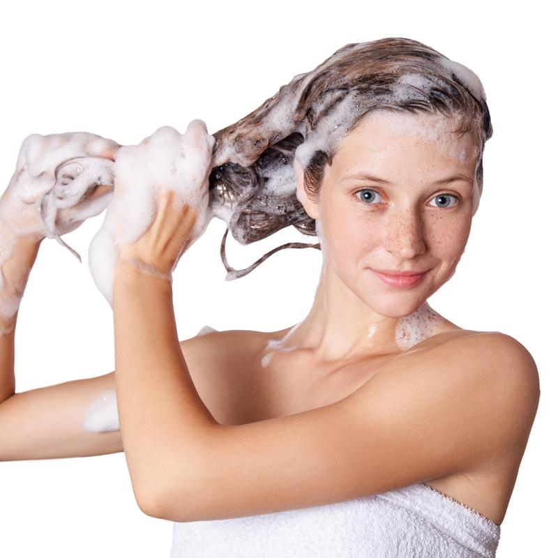 Cách gội đầu đúng để không làm tóc gãy rụng.